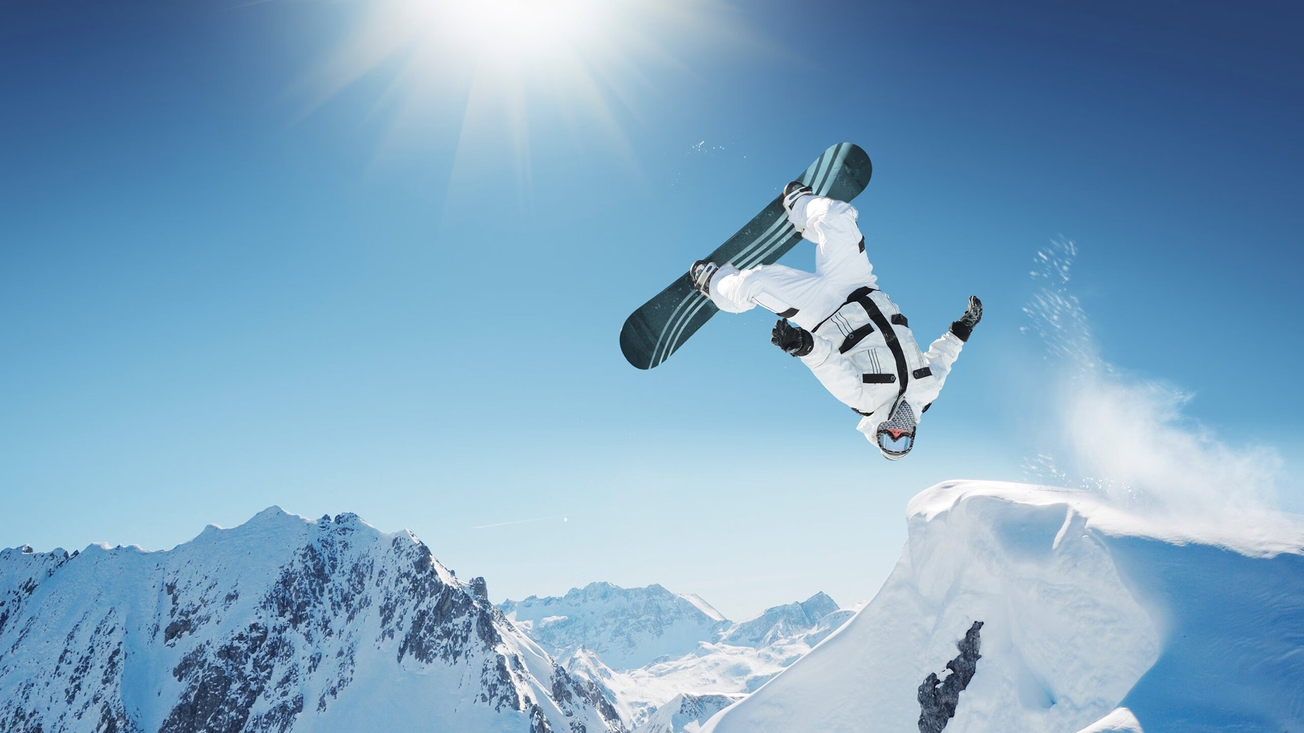 九游网页版官网-“高原冲刺：雪山顶上的极峰行动”，雪山顶端